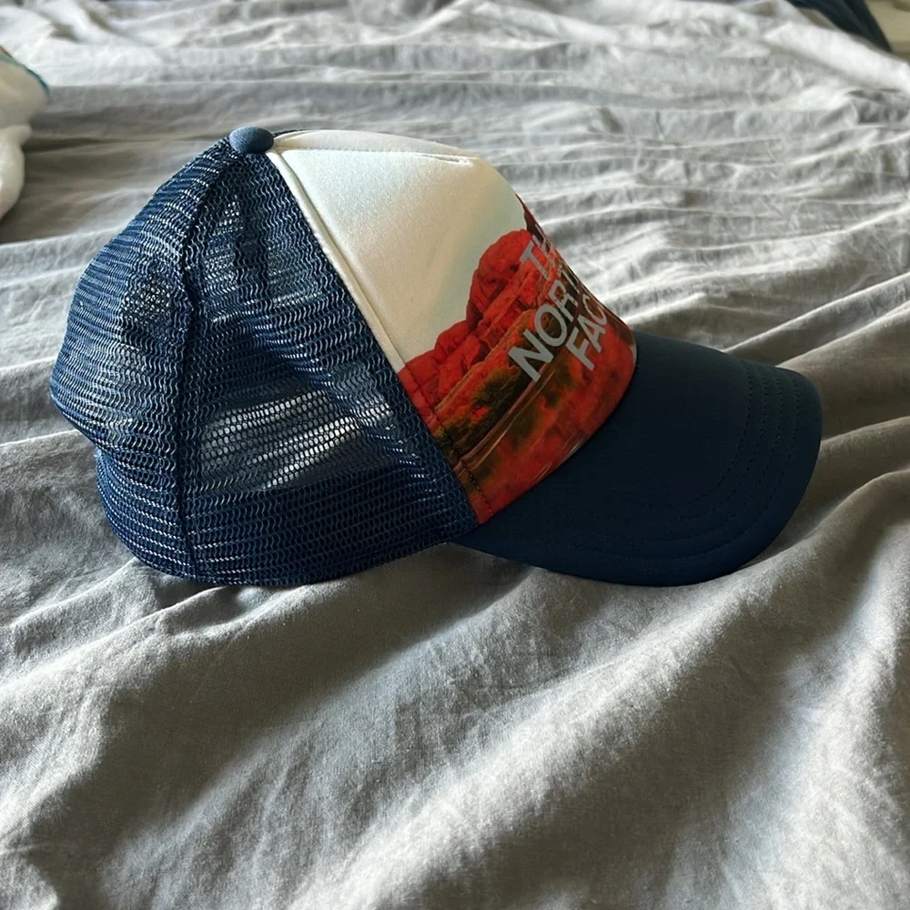 The North Face Scenic Red and Blue Cap truckers hat one size fors all - Picture 2 of 6